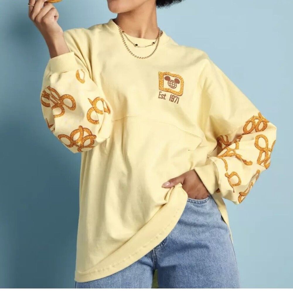 Disney Parks 2022 Scented Mickey Mouse Pretzel Adult Spirit Jersey World sz M - Picture 9 of 14